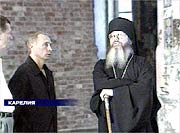 Президент беседует с наместником монастыря архимандритом Панкратием